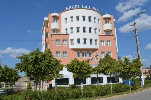 Hotel la Luna - parking