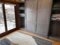 3 min to Starved Rock and 1 block from downtown. - Homestays