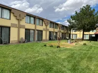 Brentwood Inn & Garden Hotel di 