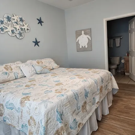 Golf, Beach, Dining, Shopping this Condo Has It All
