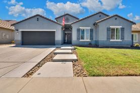 Family Pool Home – Saltwater Pool & Fire Pit – 2 King Suites – Sleeps 12