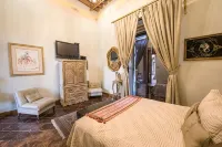 Casa Pedro Loza - románticos