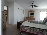Charming 3 bedroom Florida Gator Camp 2.0 off the rim of Lake Okeechobee - BHR - 2 étoiles