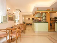 Hotel Dover Rooms & Coffee - Adults Friendly فنادق في تشرفيا