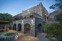 Kitta Mani Towerhouse - Mountain Views Garden