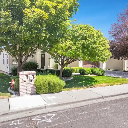 Luxury Home near Canyon; HOT TUB