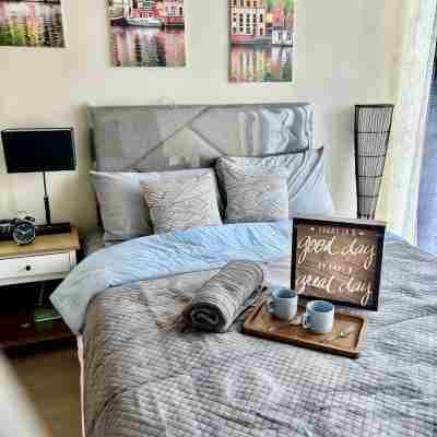 Condo by the Beach Omp Mactan Int'l Airport, 2 Bedrooms/2 Baths Sleeps 7 Guests Rooms