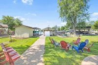 Indian Lake Waterfront Home & Boathouse - Boat Rental Available - Sleeps 16 - 3 stjerner