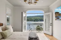 Entire Lakeview House ~ 1 Hour to MetLife ~ Hot Tub~Firepit~Stunning View~Decks - Balcony