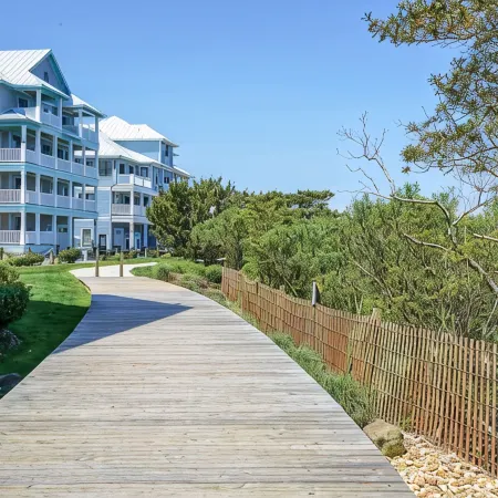 Sunset Island Luxury Retreat – Free Linen Package