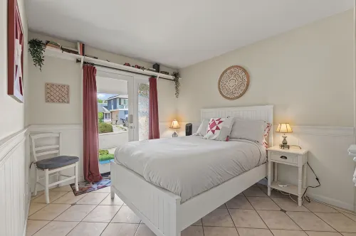 Private Suite with separate entrance and private bath - Wi-Fi