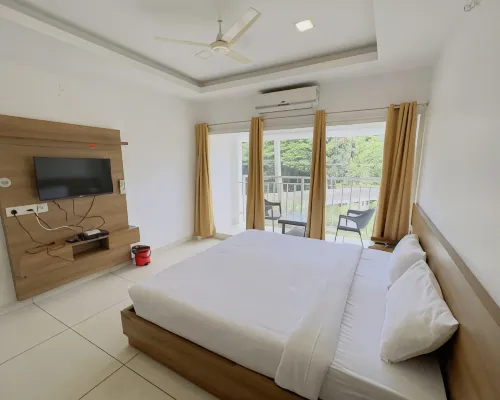 Hotel Lets Stay Hotels near CUSAT