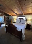 Spacious 3 Bedroom House with Guest House, Large Outdoor Space & Private Dock