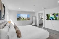 The Chateau- Pool, Spa, BBQ, Fire pit, Sleeps 19
