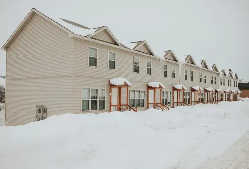 Modern Townhouse Walking Distance to Downtown