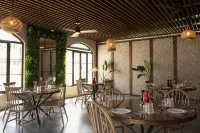 Royal Hotel and Suites - breakfast