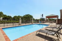 Days Inn by Wyndham San Antonio Near Fiesta Park - Swimmingpools