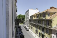 The Hygge Lisbon Suites - Estrela - B&B