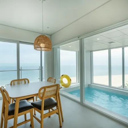Boryeong(Daecheon) I-Ocean Pool Villa Hotel