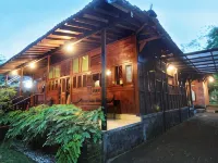 Ethnic Room at Omah Limasan by Omah Bungah Hotels in Pakem