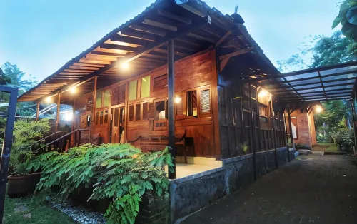 Ethnic Room at Omah Limasan by Omah Bungah - 2성급