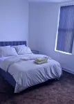 Charming Ground-Floor Guest Room in Central Leeds Hotels in 
