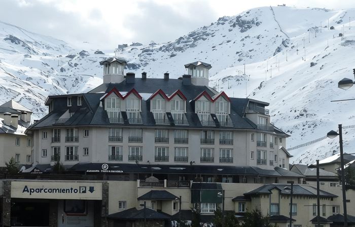 Apartamentos Sabica Nevada Plaza