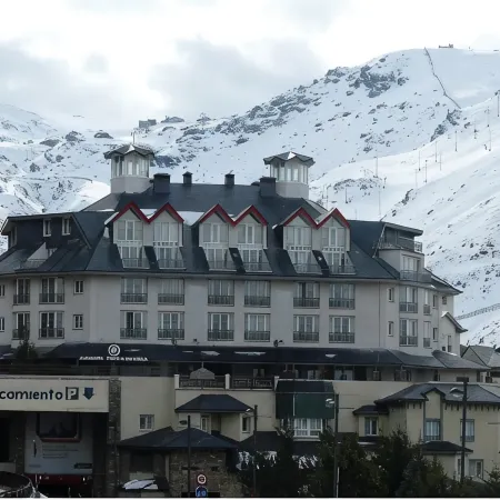 Apartamentos Sabica Nevada Plaza