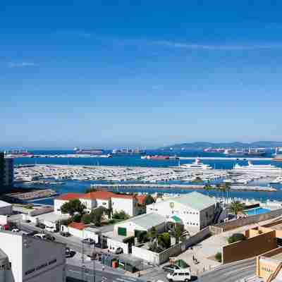 Luxury modern apartment with exceptional views! Others