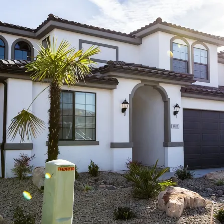 5 Bedroom & 5 Bathrooms Beautiful Washington Home. YEAR ROUND Pool access