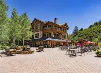 True Ski in Ski Out Located In Arrowhead village. 3 Bed / 3 Bath Unit - Boutique