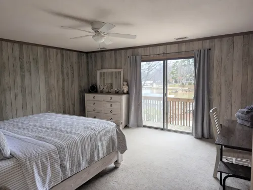 Lakefront Home with Saltwater Pool, Hot Tub, Firepit, Kayaks.  Pet Friendly - 2-Star