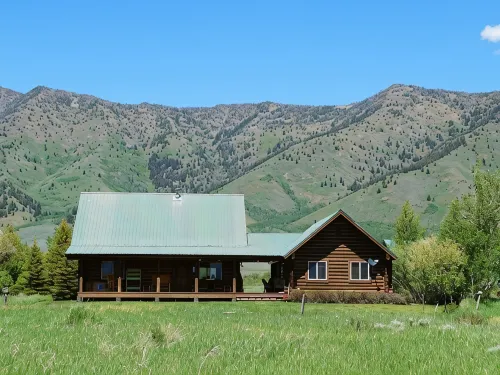Grayling Cabin on the famous Henry's Lake - Chalets