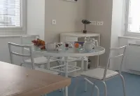 APPAREMENT LUMINEUX AU SEIN D'UNE PETITE RESIDENCE. - Homestays