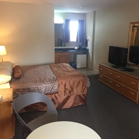 Avalon Inn
