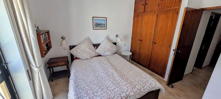 Two-Story House with Garden in the Village Center Hotels in Lagoa