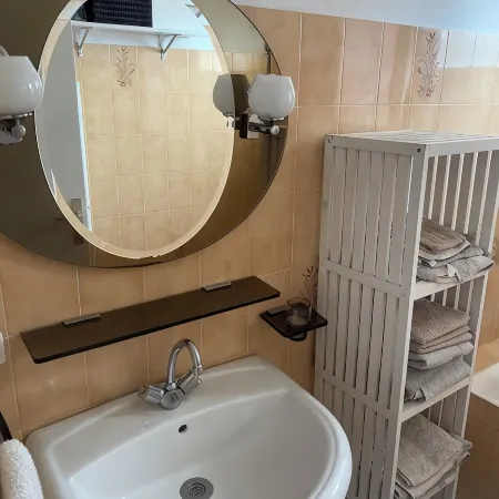 Beautiful Sea View Apartment, in Residence, Ideal for Couple with or Without Children