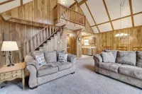 3-story Cabin in the Woods! Lake Harmony, 5BR, Firepit, Game Room, Wi-Fi, Deck - 샬레 호텔