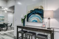 This 3 Bedroom Cozy Home Sleeps 10 and is Convenient to Shopping and Restaurants - 3-Star