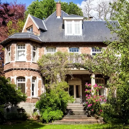 Guest House la Maison Chantecler Отели рядом с достопримечательностью «Международный музей марионеток Перюше»