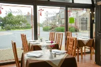 Logis Hôtel et Restaurant la Tour Brette - parking