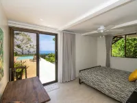 3 Bedroom Villa in Matapalo with Amazing Ocean View Jungle Views and Pool! Hôtels à : Savegre de Aguirre