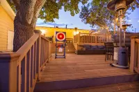 Centrally located, huge shaded patio with hot tub! Entire place to yourself!
