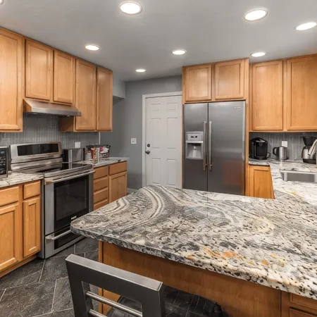 Cozy City Stay - 3bdrm near Airport