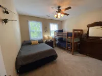 Lake Front Condo @ Waterside Marina. Seasonal Pool, Hot Tub, Club house discount - 4 tähden