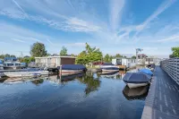Unieke en Moderne Water Villa in de Buurt van Schiphol en Amsterdam - 4-Star