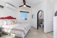MODERN 5 Star Home in Las Conchas. IMPECCABLY CLEAN,  A+ views. PRIVATE - balcony