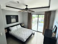 Luxury Beachfront Condo 3bd/3.5ba in the Heart of Jacó