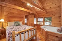 Stay at Woodscape for Labor Day - Fiber Wifi! - Close to Callaway Gardens - Balkoner