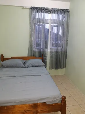 HazelWood Cottage: Beautiful Caribbean Sea views, in a comfortable space.